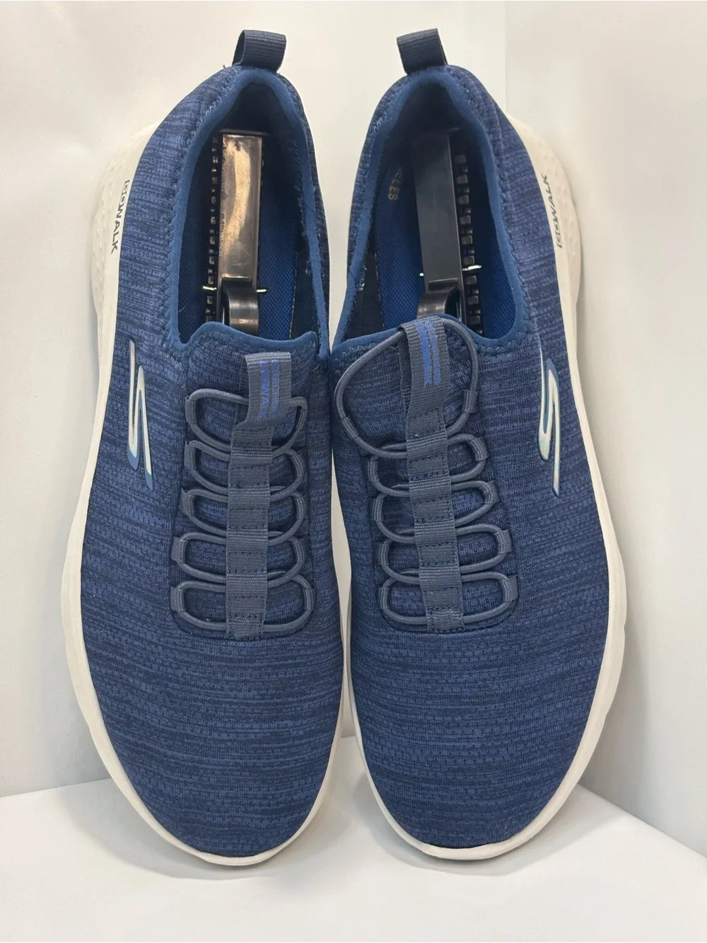 Skechers go walk